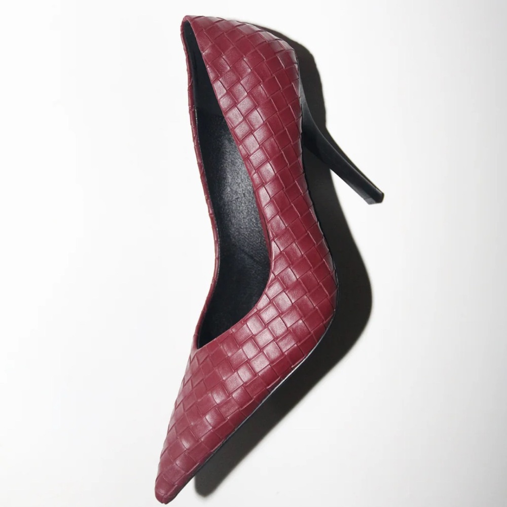 CULT of COQUETTE CHLOE WINE WOVEN PUMPS 105 MM